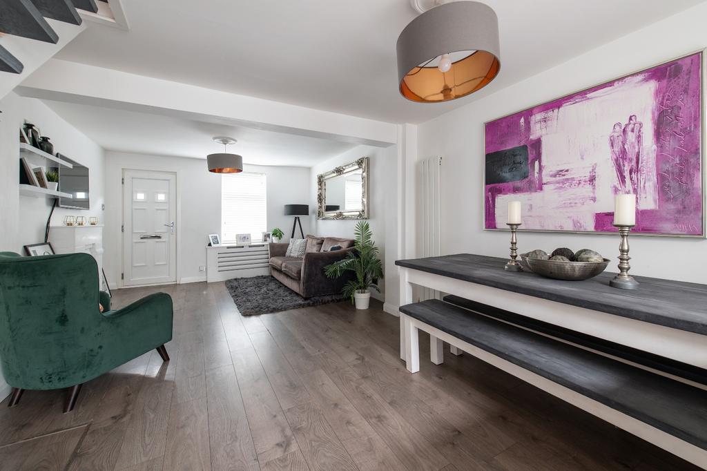 Lower Higham Road, Gravesend, DA12 2 bed terraced house for sale £300,000