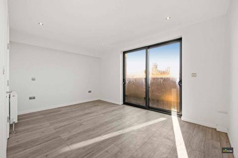 3 bedroom end of terrace house for sale, Elkington Avenue, Plaistow, London, E13