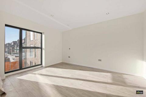 3 bedroom end of terrace house for sale, Elkington Avenue, Plaistow, London, E13