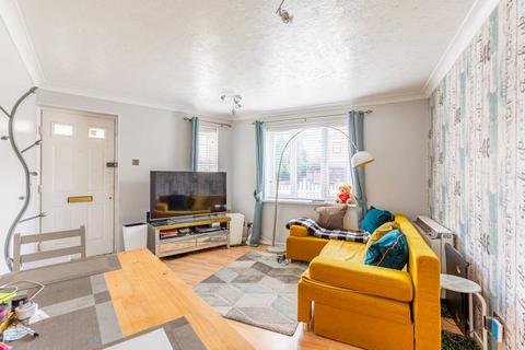 2 bedroom flat for sale, Clarence Road, Manor Park, London, E12