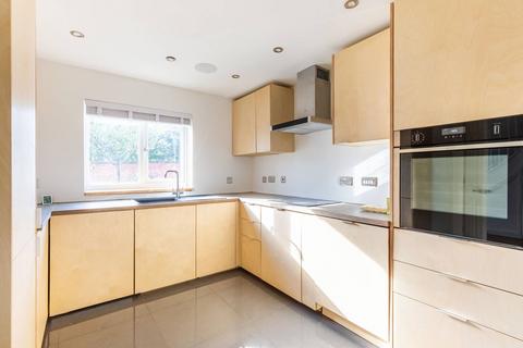 3 bedroom terraced house to rent, Corporation Street, Stratford, London, E15