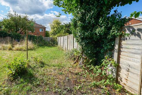 2 bedroom terraced house for sale, Bassett Road, Leighton Buzzard