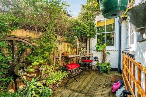 62 Hampstead Road, Dorking, RH4 3AH