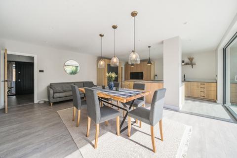 92 Liphook Road, Lindford, Bordon, GU35 0PG
