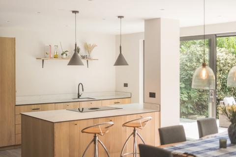 92 Liphook Road, Lindford, Bordon, GU35 0PG