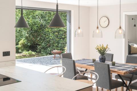 92 Liphook Road, Lindford, Bordon, GU35 0PG