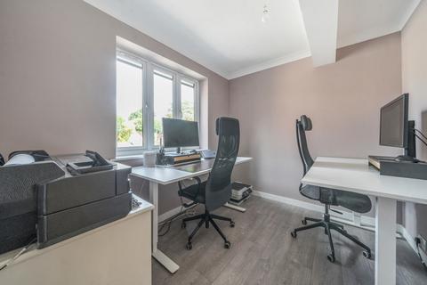 92 Liphook Road, Lindford, Bordon, GU35 0PG