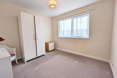 2 bedroom apartment for sale, High Salterns, Seaview, PO34 5AS