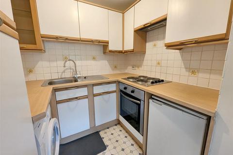 2 bedroom apartment for sale, High Salterns, Seaview, PO34 5AS