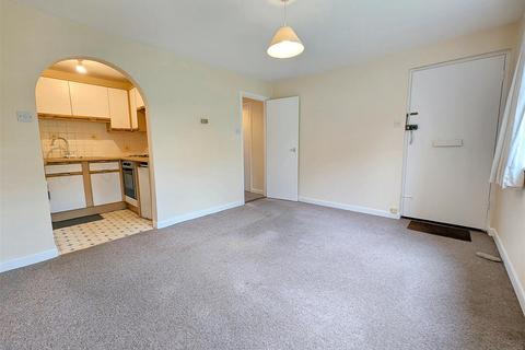 2 bedroom apartment for sale, High Salterns, Seaview, PO34 5AS