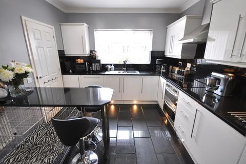 12 Beech Tree Avenue, Thorne, Doncaster, DN8 5LS