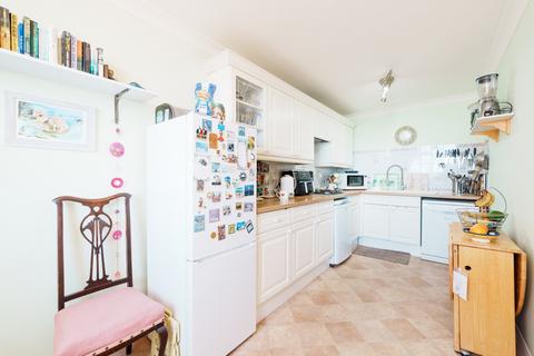 2 bedroom flat for sale, Arismore Court,  Lee-on-the-Solent, Hampshire, PO13