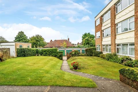 2 bedroom flat for sale, Windfield, Leatherhead, Surrey, KT22