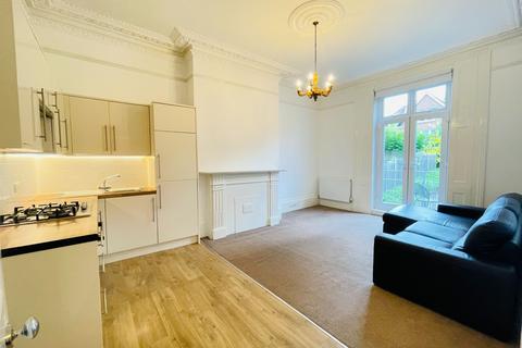 2 bedroom apartment to rent, London N6