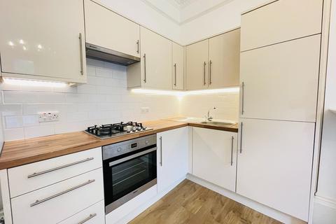 2 bedroom apartment to rent, London N6