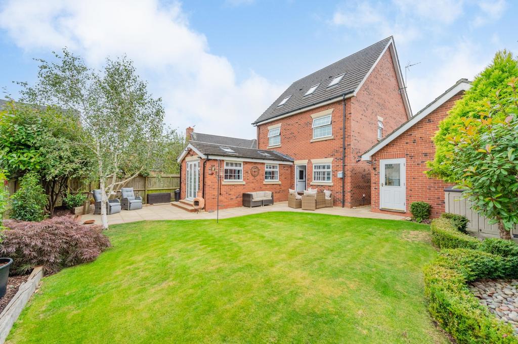 Rear gardens - Matt Bowyer Ewemove Whitchurch and