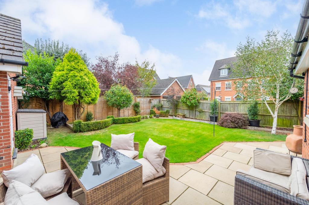 Rear gardens - Matt Bowyer Ewemove Whitchurch and