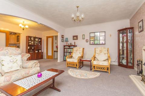 2 bedroom detached bungalow for sale, Friars Close, Whitstable, CT5