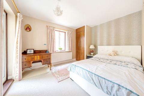 22 Frays Avenue, West Drayton, UB7 7AF