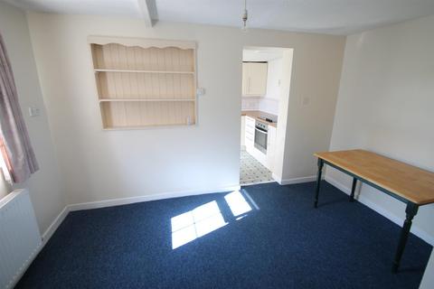 2 bedroom end of terrace house to rent, Newington Way, Craven Arms, Shropshire