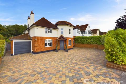 4 bedroom detached house for sale, Green Curve, Banstead, SM7