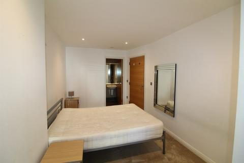 2 bedroom apartment to rent, 208/1 Brewery Wharf, LS10