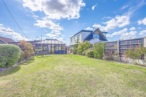 2 bedroom semi-detached bungalow for sale, Wavertree Road, Benfleet, SS7