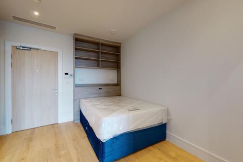 Studio to rent, Hounslow Road