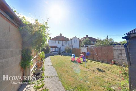 3 bedroom semi-detached house for sale, Long Road, Lowestoft