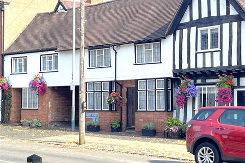 2 bedroom cottage for sale, West Street, Warwick