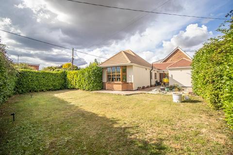 3 bedroom detached bungalow for sale, Golden Cross Road, Rochford SS4