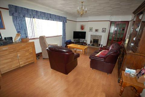 3 bedroom detached bungalow for sale, 1 Springfield Road