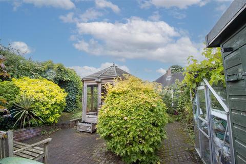 11 Amesbury Close, Chesterfield, S41 8PJ