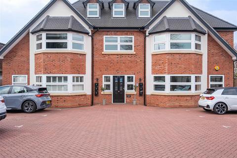 2 bedroom flat for sale, Cambridge House, Birmingham Road, Sutton Coldfield