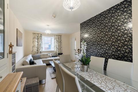 68 Balmoral Way, Birmingham, B14 4NT
