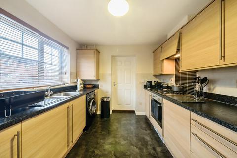 68 Balmoral Way, Birmingham, B14 4NT