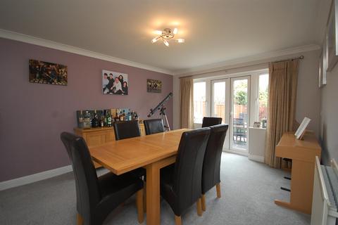 4 bedroom detached house to rent, 5 Long Croft, Albrighton, Shropshire, West Midlands