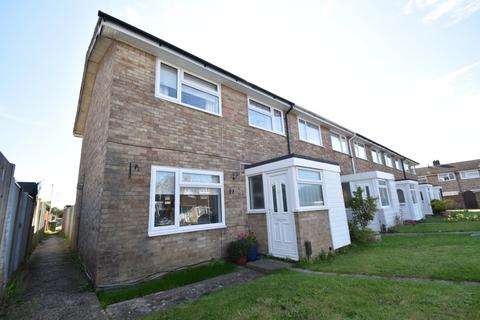 3 bedroom end of terrace house to rent, St James Way, Fareham PO16