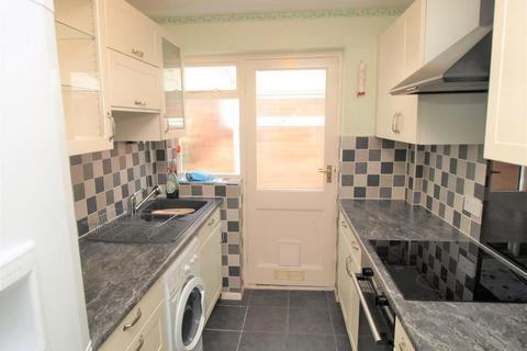 8 Croft Close, Polegate, BN26 5LE
