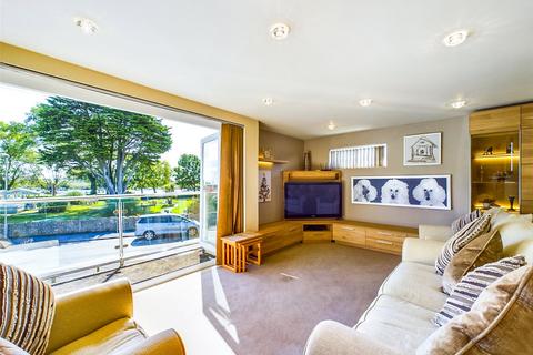 2 bedroom apartment for sale, Queens Avenue, Christchurch, Dorset, BH23