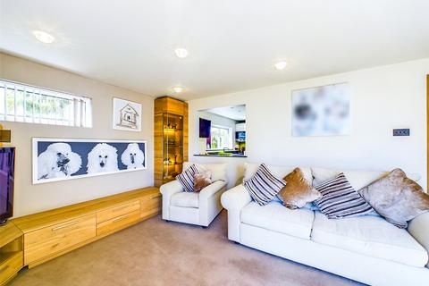 2 bedroom apartment for sale, Queens Avenue, Christchurch, Dorset, BH23