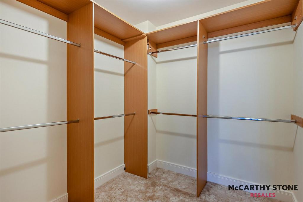 Walk-in wardrobe