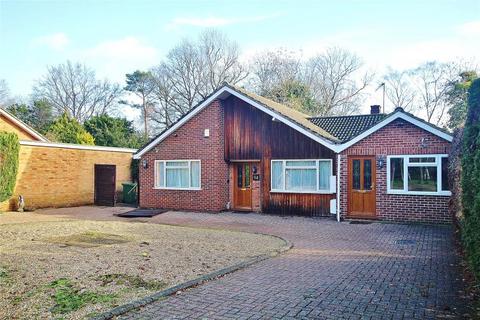 4 bedroom detached bungalow to rent, Lower Guildford Road, Woking GU21