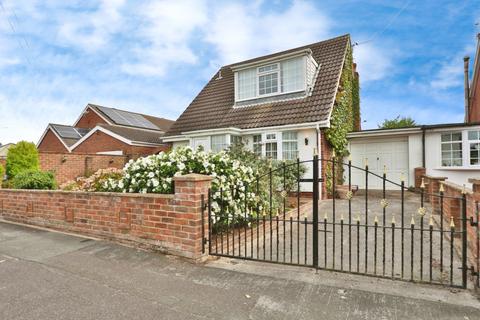 3 bedroom detached bungalow for sale, Chellsway, Withernsea, HU19 2EN