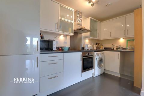 2 bedroom flat to rent, Greenford, UB6