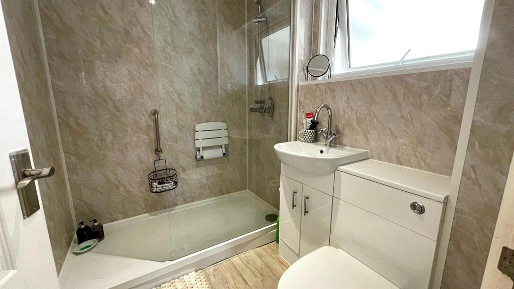 Refitted 3 piece showerroom
