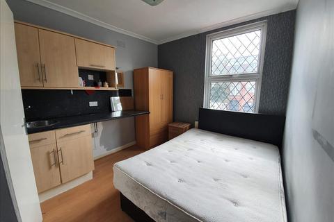 House share to rent, Station Road , Room 4, Winchmore Hill, London, N21