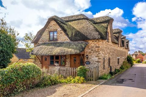 3 bedroom semi-detached house for sale, Mold Cottages, Banbury OX17