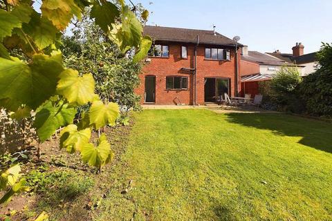 4 bedroom detached house for sale, Station Road, Fernhill Heath, Worcester, Worcestershire, WR3