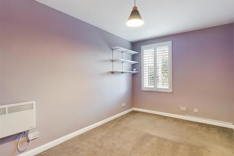 2 bedroom flat to rent, Kemp Court, Church Place, Brighton